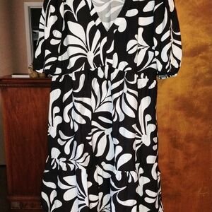 Mlle Gabrielle Monochrome Leaf Print Dress